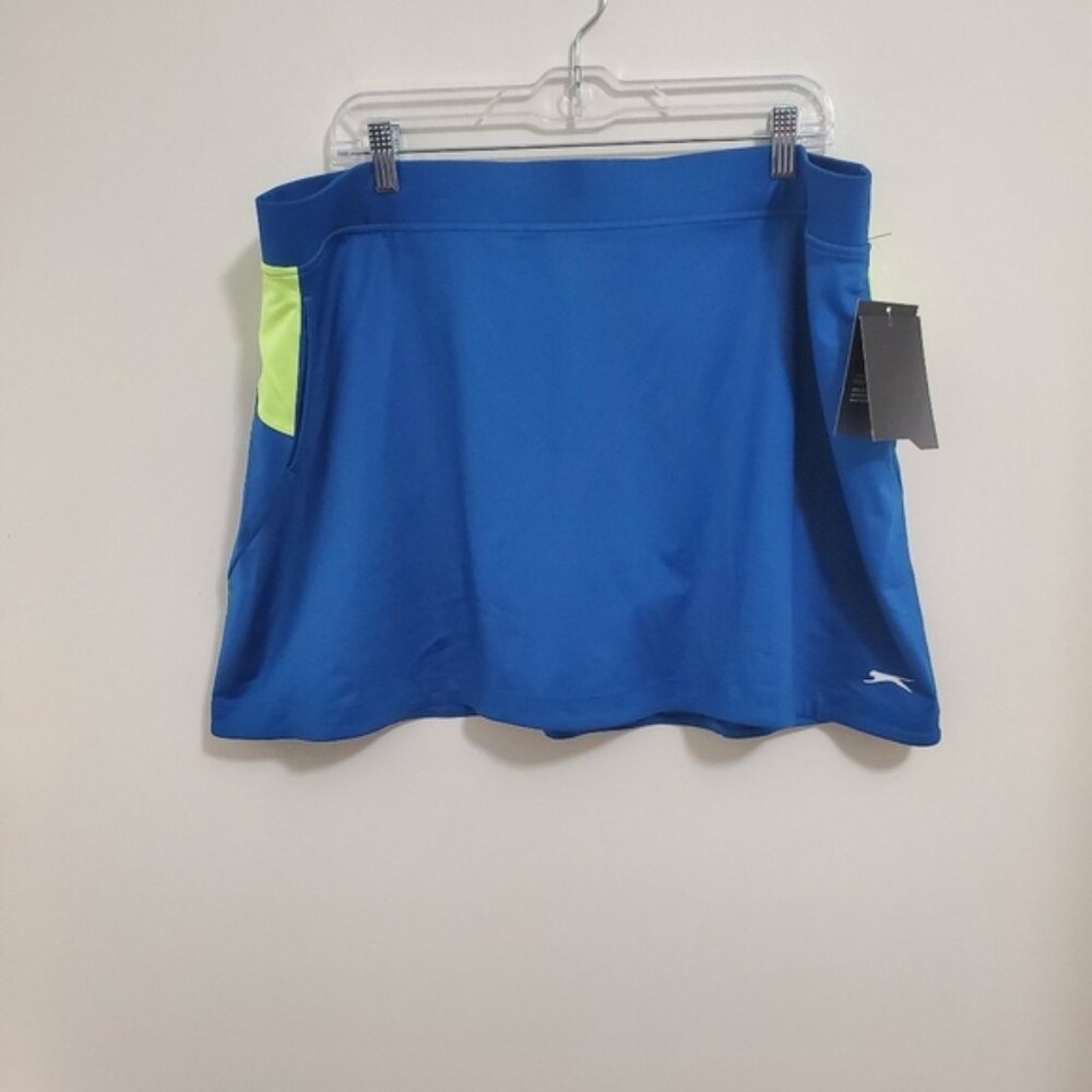 NWT Slazenger ladies skort for golf or tennis. Wide waist band . Size 2XL